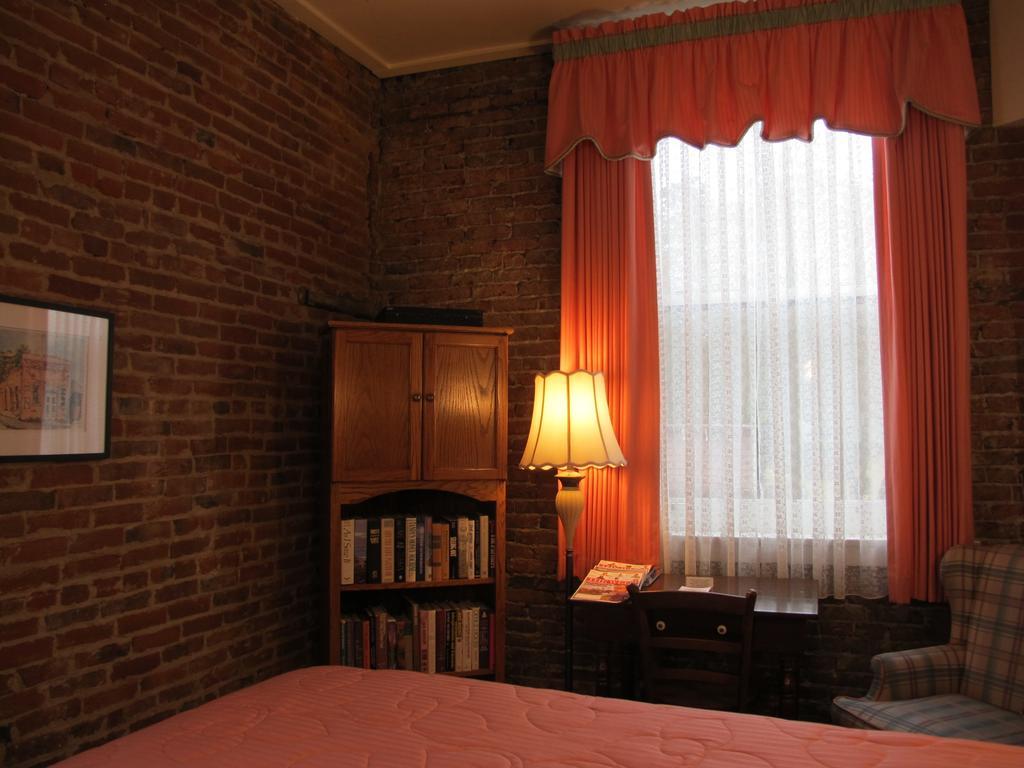 Jacksonville Inn Room photo